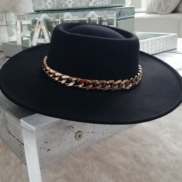 CLASSIC chain detailed Hat with adjustable drawstrings - Picture 9 of 9